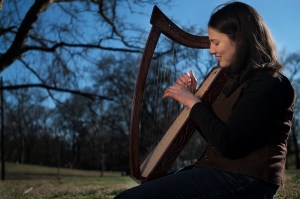 20120211_KathrineHill_SitHarp01